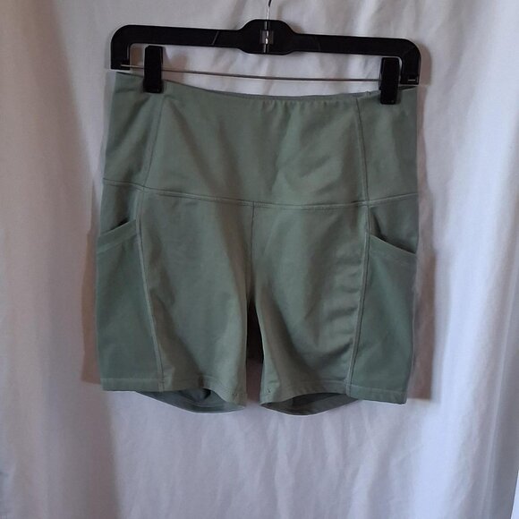 Reebox Green biker shorts with pockets sz med polyester and spandex - Picture 1 of 6